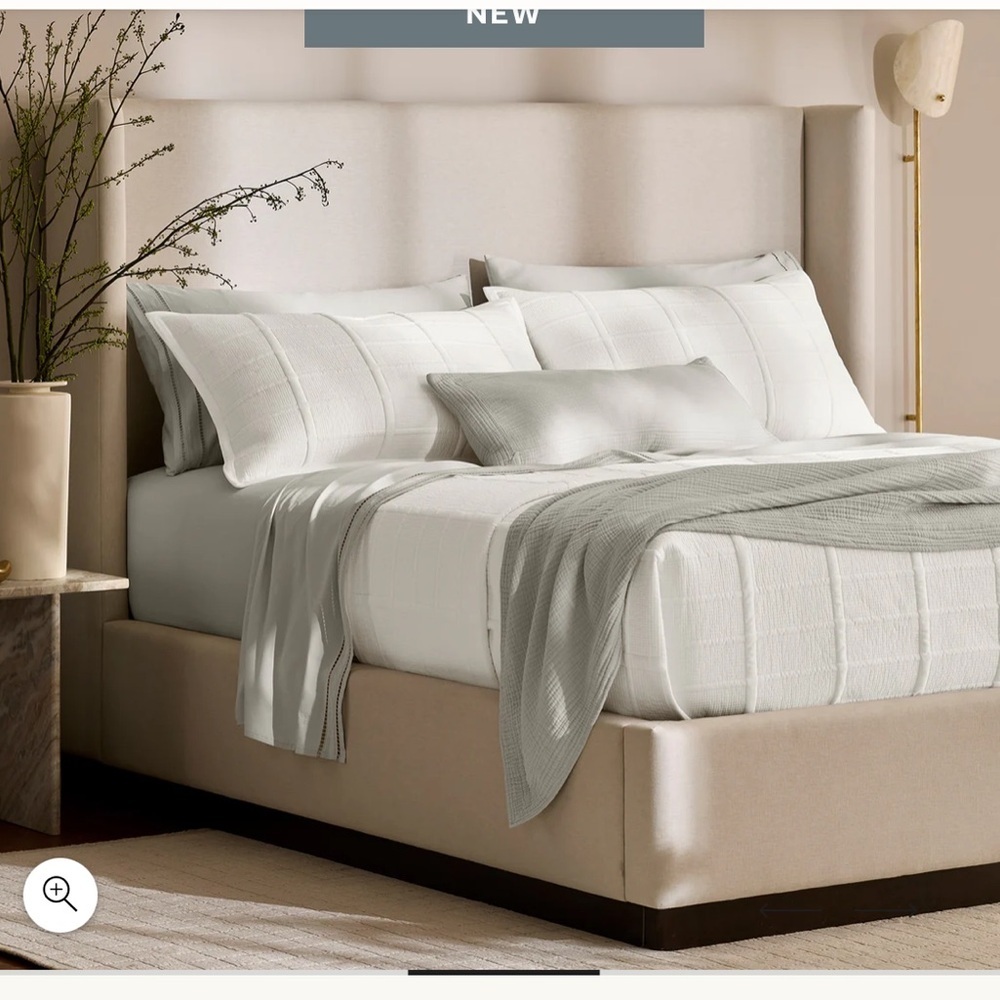 Boll & Branch Signature Modern Grid Quilt  King / Cal King Organic Cotton NWOT